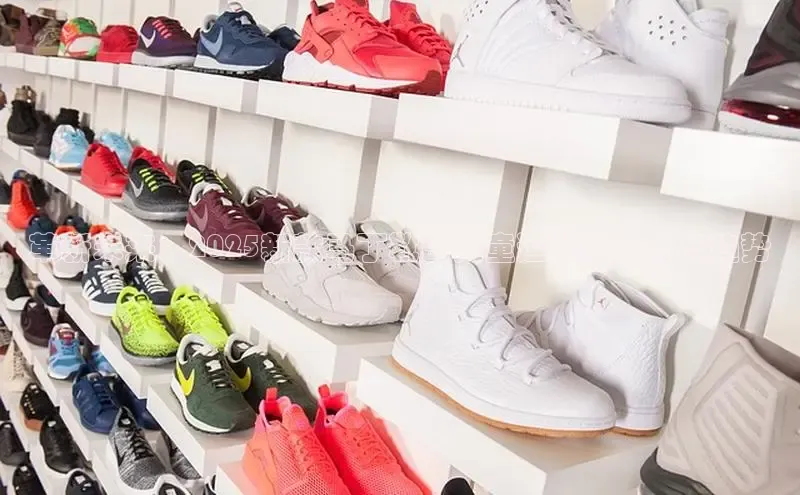 革新未来：2025新款马丁靴的大童运动鞋设计与趋势